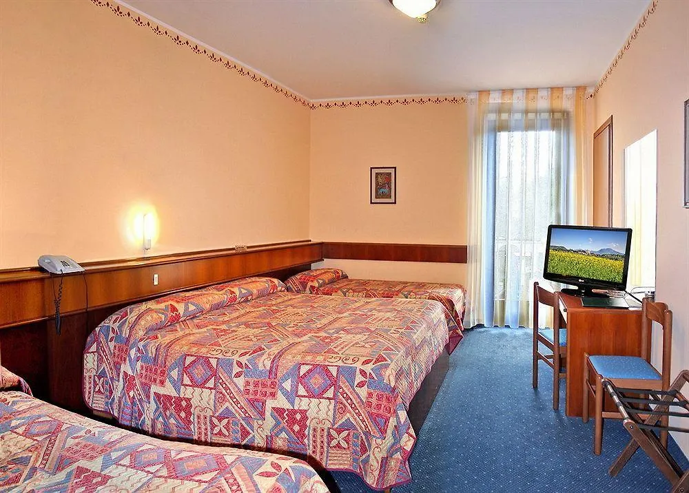 Hotel Garden Peschiera del Garda 3*,